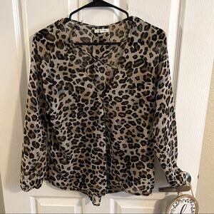 Maurices Leopard Criss Cross V-Neck Top Size Small